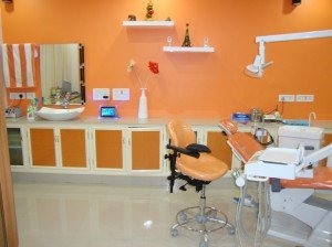 Dr.P.K.Anand Dental Study Circle_clinic_chair1